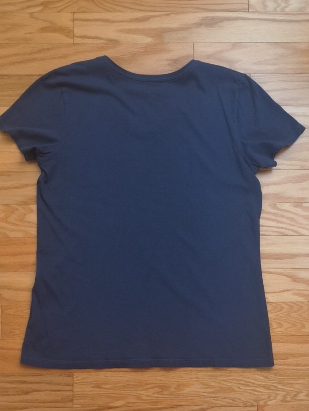 Life Is Good Crusher Short Sleeve V-Neck Heart Tee Size L EUC - Picture 6 of 7